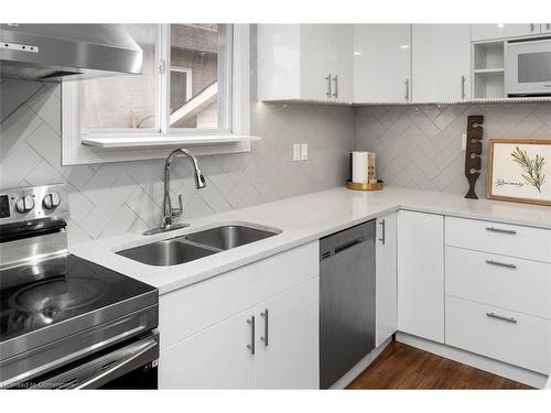 642 West 5Th Street, Hamilton, ON - Indoor Photo Showing Kitchen With Double Sink With Upgraded Kitchen