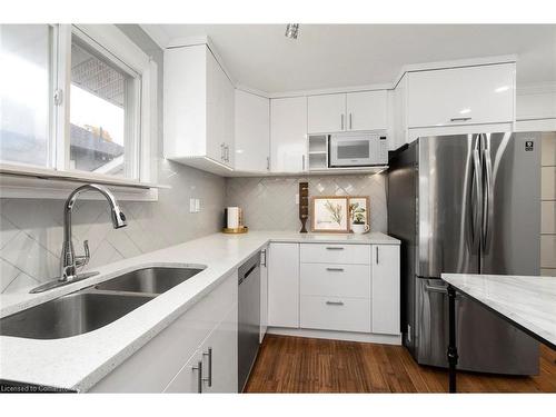 642 West 5Th Street, Hamilton, ON - Indoor Photo Showing Kitchen With Double Sink With Upgraded Kitchen