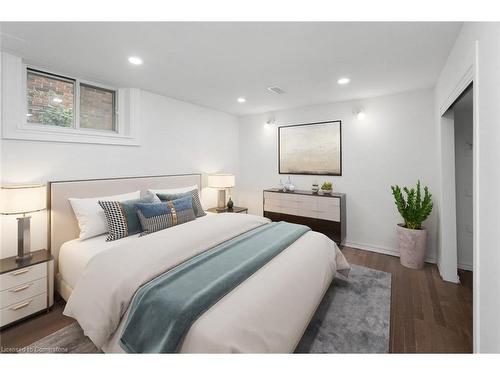 642 West 5Th Street, Hamilton, ON - Indoor Photo Showing Bedroom