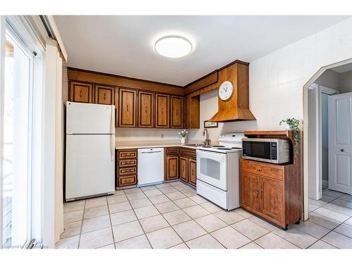 56 West 1St Street, Hamilton, ON - Indoor Photo Showing Kitchen