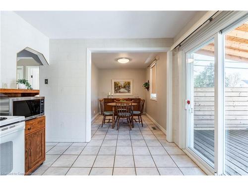 56 West 1St Street, Hamilton, ON - Indoor Photo Showing Kitchen