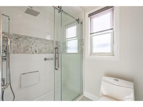 56 West 1St Street, Hamilton, ON - Indoor Photo Showing Bathroom