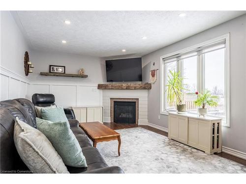 78 Celtic Drive, Caledonia, ON - Indoor Photo Showing Living Room With Fireplace