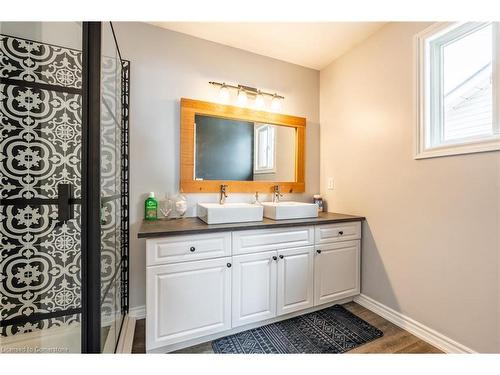 78 Celtic Drive, Caledonia, ON - Indoor Photo Showing Bathroom