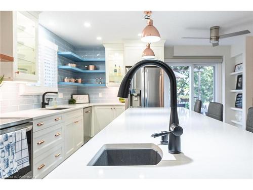 270 Rowntree Drive, Hamilton, ON - Indoor Photo Showing Kitchen