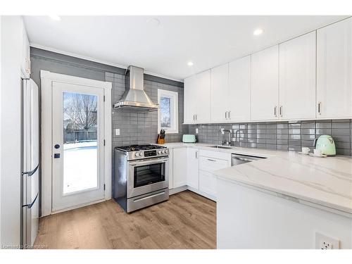 1025 Plains View Avenue, Burlington, ON - Indoor Photo Showing Kitchen With Upgraded Kitchen