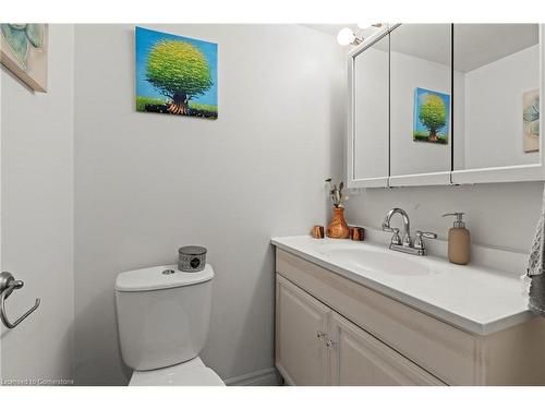 1025 Plains View Avenue, Burlington, ON - Indoor Photo Showing Bathroom