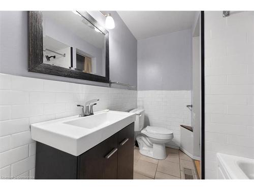 546 James Street N, Hamilton, ON - Indoor Photo Showing Bathroom