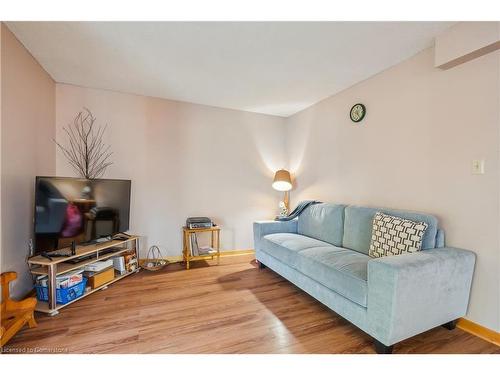 397 East 22Nd Street, Hamilton, ON - Indoor Photo Showing Living Room