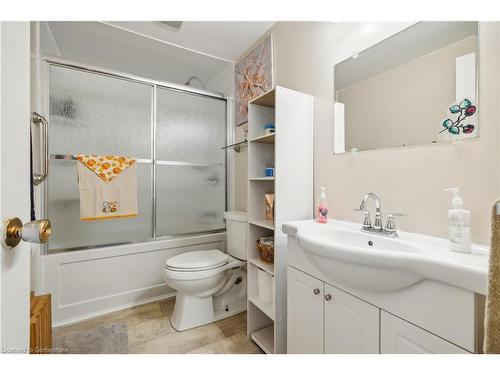 397 East 22Nd Street, Hamilton, ON - Indoor Photo Showing Bathroom