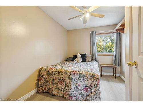 397 East 22Nd Street, Hamilton, ON - Indoor Photo Showing Bedroom