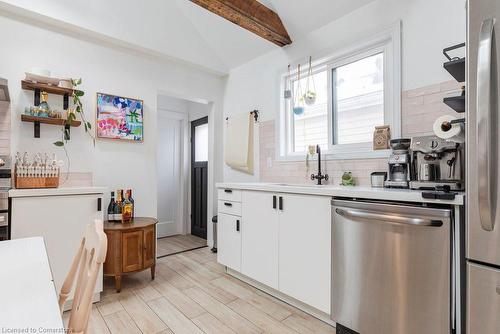 28 Picton Street W, Hamilton, ON - Indoor Photo Showing Kitchen