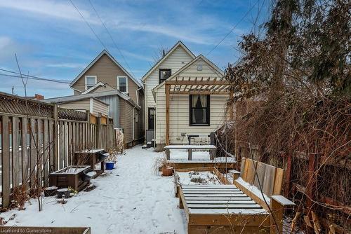 28 Picton Street W, Hamilton, ON - Outdoor