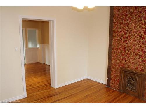 29 Oxford Street, Hamilton, ON - Indoor Photo Showing Other Room