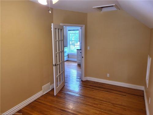 29 Oxford Street, Hamilton, ON - Indoor Photo Showing Other Room