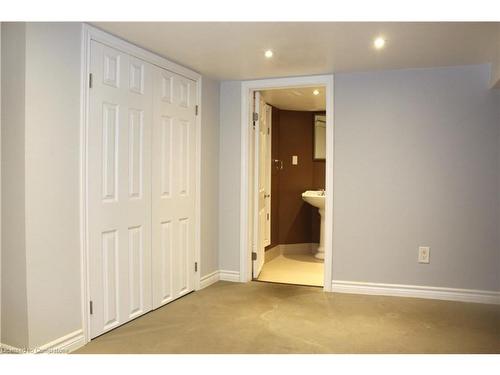 29 Oxford Street, Hamilton, ON - Indoor Photo Showing Other Room