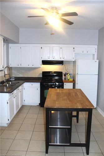 29 Oxford Street, Hamilton, ON - Indoor Photo Showing Kitchen