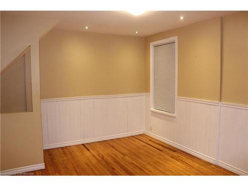 29 Oxford Street, Hamilton, ON - Indoor Photo Showing Other Room