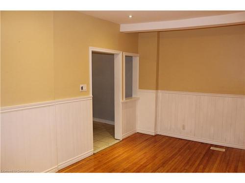 29 Oxford Street, Hamilton, ON - Indoor Photo Showing Other Room