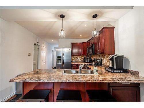 76 Park Row N, Hamilton, ON - Indoor Photo Showing Kitchen With Double Sink With Upgraded Kitchen