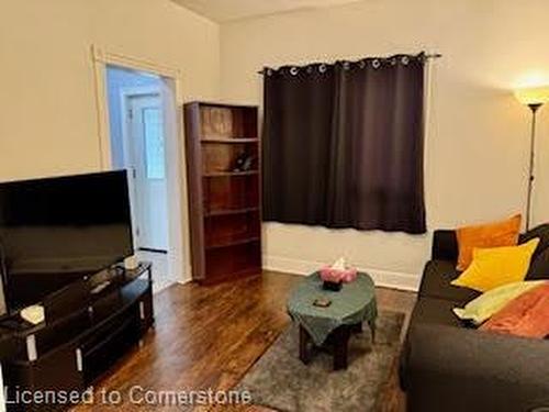 21 Minto Avenue, Hamilton, ON - Indoor Photo Showing Living Room