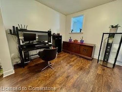 21 Minto Avenue, Hamilton, ON - Indoor Photo Showing Other Room