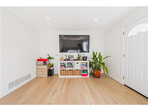 53 Albright Road, Hamilton, ON - Indoor Photo Showing Other Room