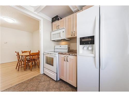 53 Albright Road, Hamilton, ON - Indoor Photo Showing Kitchen