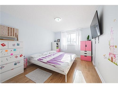 53 Albright Road, Hamilton, ON - Indoor Photo Showing Bedroom