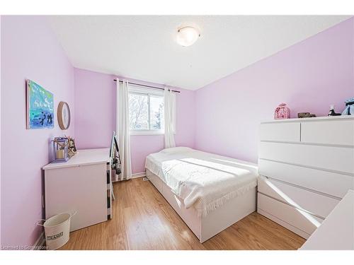 53 Albright Road, Hamilton, ON - Indoor Photo Showing Bedroom