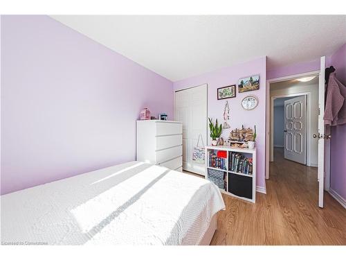 53 Albright Road, Hamilton, ON - Indoor Photo Showing Bedroom