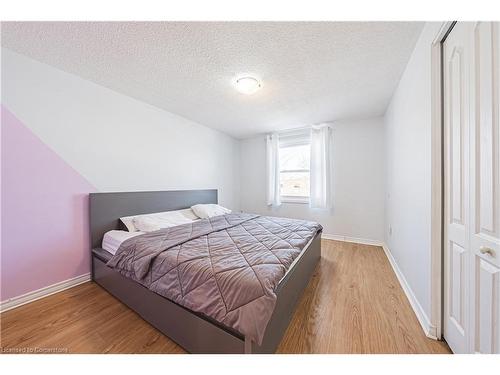 53 Albright Road, Hamilton, ON - Indoor Photo Showing Bedroom