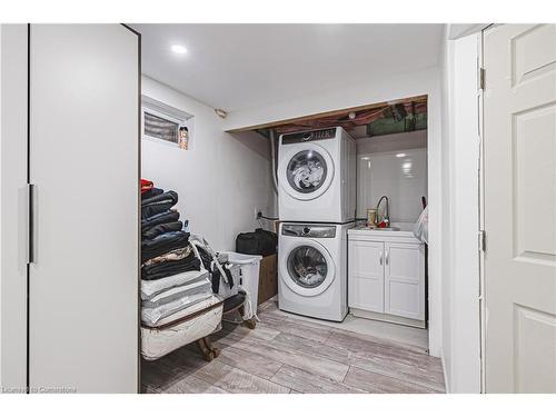 53 Albright Road, Hamilton, ON - Indoor Photo Showing Laundry Room