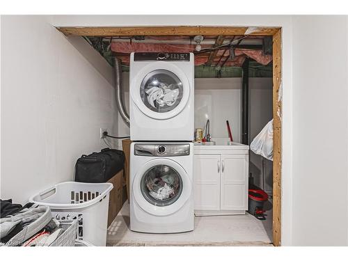 53 Albright Road, Hamilton, ON - Indoor Photo Showing Laundry Room