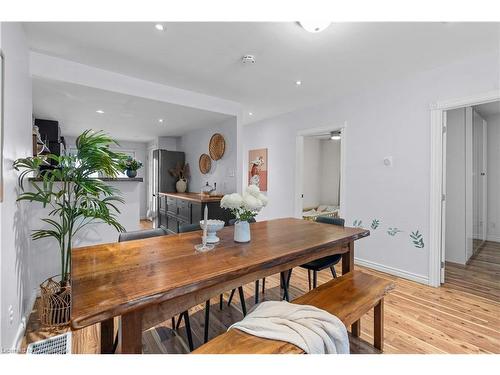 29 Weir Street S, Hamilton, ON - Indoor Photo Showing Dining Room