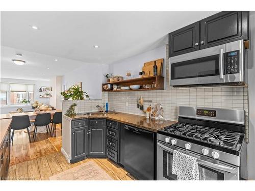 29 Weir Street S, Hamilton, ON - Indoor Photo Showing Kitchen With Stainless Steel Kitchen With Upgraded Kitchen