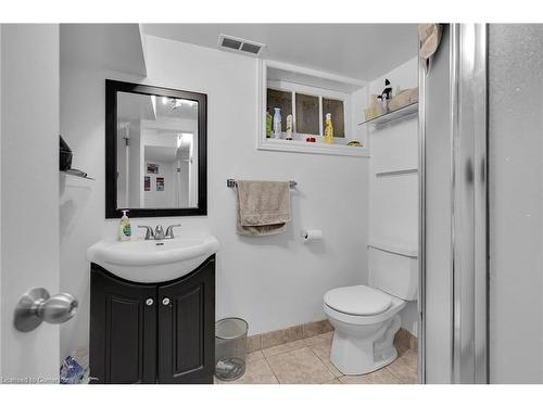 223 Epworth Avenue, London, ON - Indoor Photo Showing Bathroom