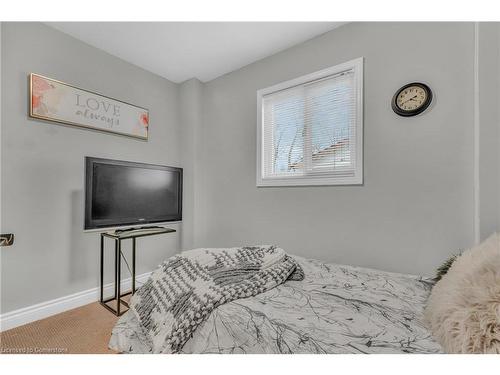 82 Rymal Road E, Hamilton, ON - Indoor Photo Showing Bedroom