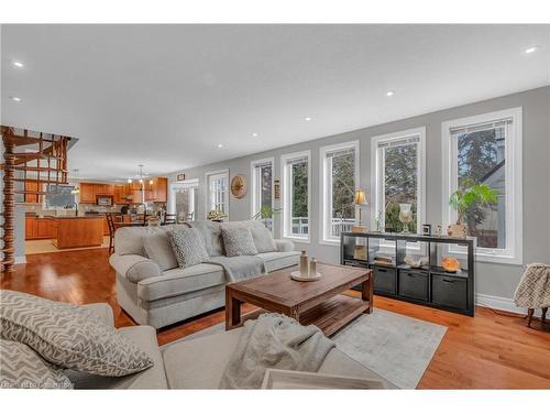 82 Rymal Road E, Hamilton, ON - Indoor Photo Showing Living Room