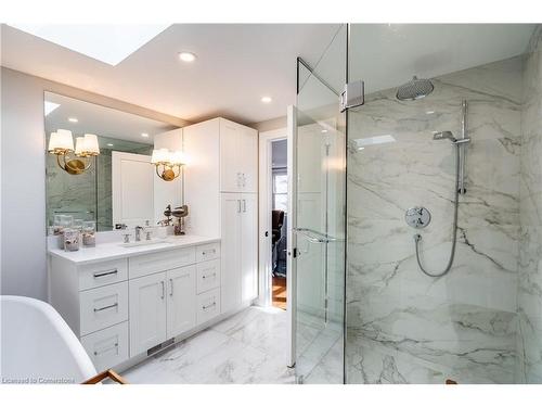 122 Mountain Brow Boulevard, Hamilton, ON - Indoor Photo Showing Bathroom