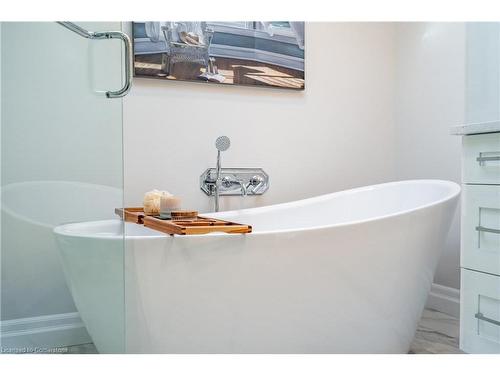 122 Mountain Brow Boulevard, Hamilton, ON - Indoor Photo Showing Bathroom