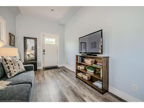 2 Chedoke Avenue, Hamilton, ON - Indoor Photo Showing Other Room