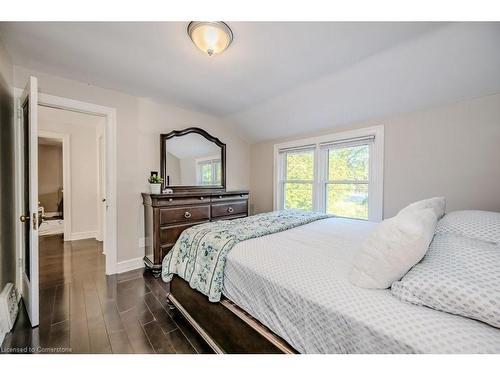 2 Chedoke Avenue, Hamilton, ON - Indoor Photo Showing Bedroom