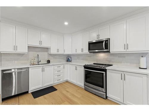 47 Haldibrook Road, Caledonia, ON - Indoor Photo Showing Kitchen