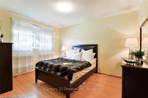 23 Alto Drive, Hamilton, ON - Indoor Photo Showing Bedroom