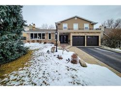 2119 Agincourt Crescent  Burlington, ON L7P 1P3