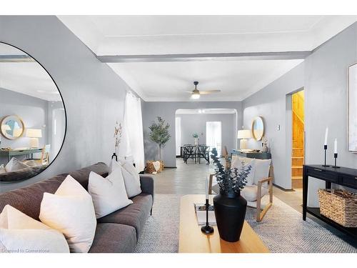 13 Clinton Street, Hamilton, ON - Indoor Photo Showing Living Room