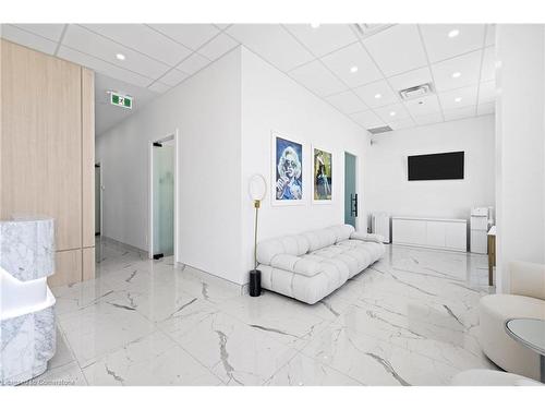 1-7097 Yonge Street, Markham, ON 