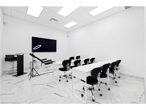 1-7097 Yonge Street, Markham, ON 