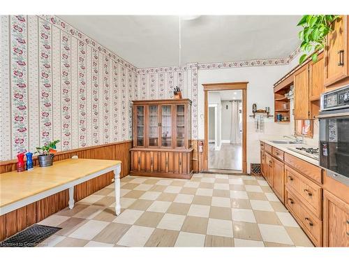 176 Belmont Avenue, Hamilton, ON - Indoor Photo Showing Kitchen